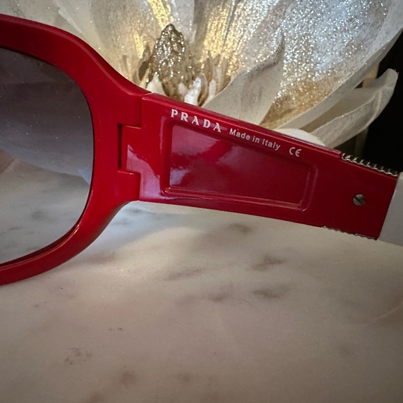 PRADA Unisex sunglasses - Picture 8 of 11